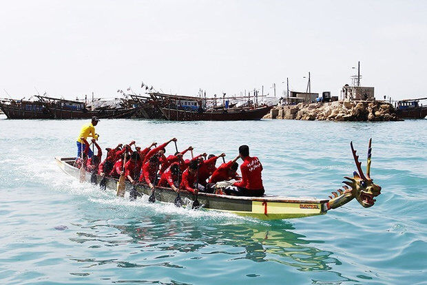 مسابقات قایقرانی قهرمانی کشور با حضور ۱۱ تیم در بوشهر آغاز شد