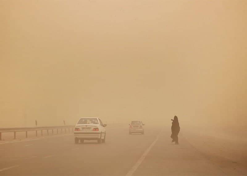 آسمان شهر‌های آبادان و خرمشهر زیر بارش توفان وحشتناک گرد‌‌ و خاک