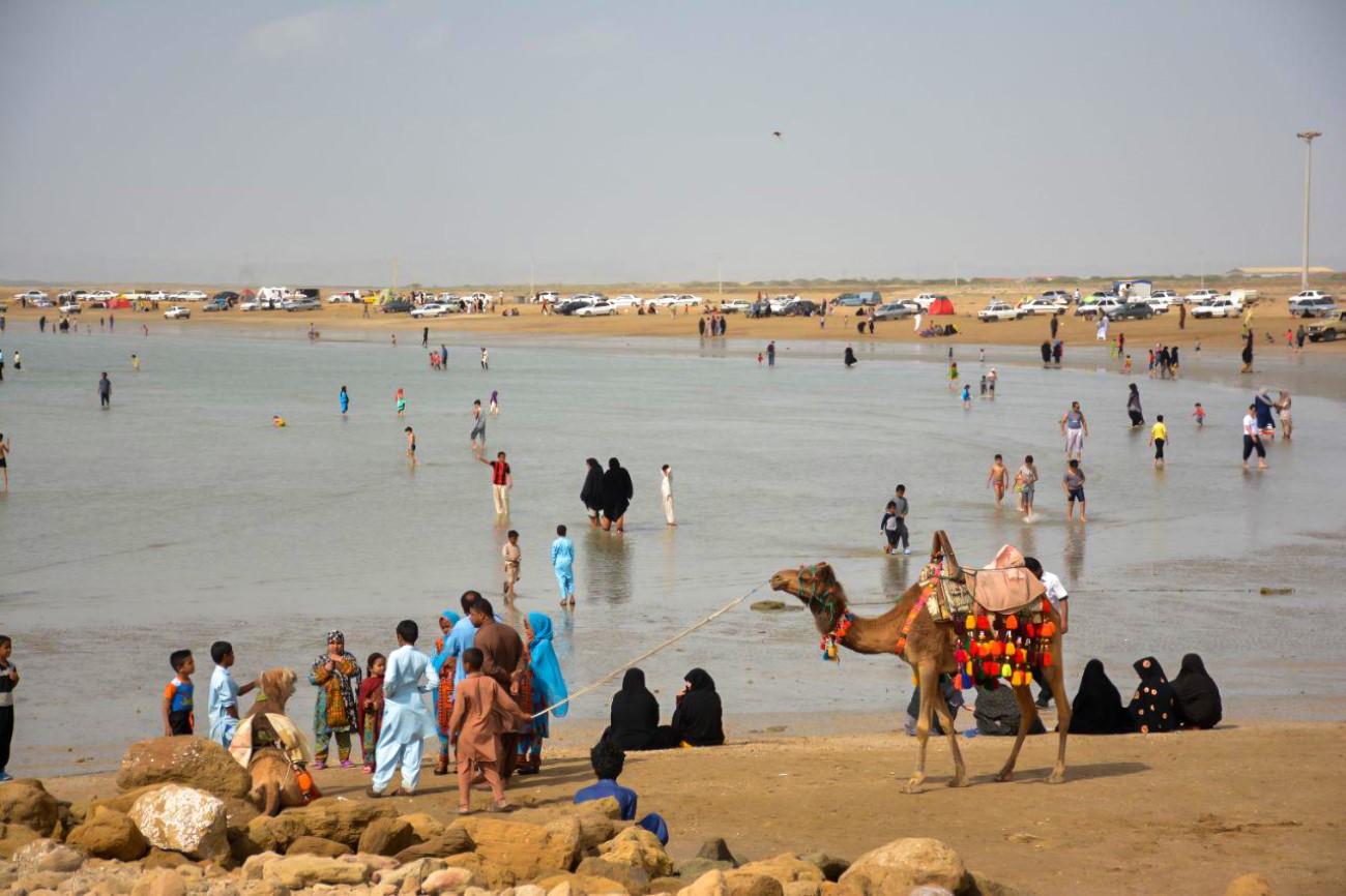 فعالیت قایق‌های تفریحی در ۴ بندر دریای عمان طی نوروز/ پیش بینی ورود ۱.۵ میلیون گردشگری به سواحل سیستان و بلوچستان/برگزاری جشنواره مجسمه‌های شنی در چابهار