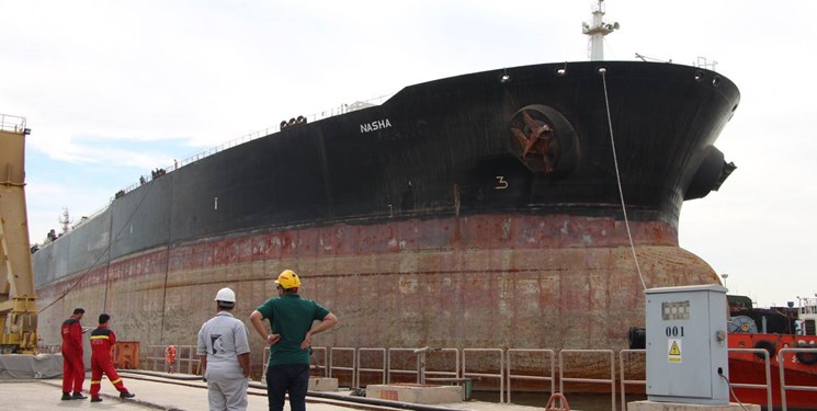 یکی از بزرگ‌ترین نفتکش‌های جهان برای تعمیرات اساسی وارد ایزوایکو شد+عکس