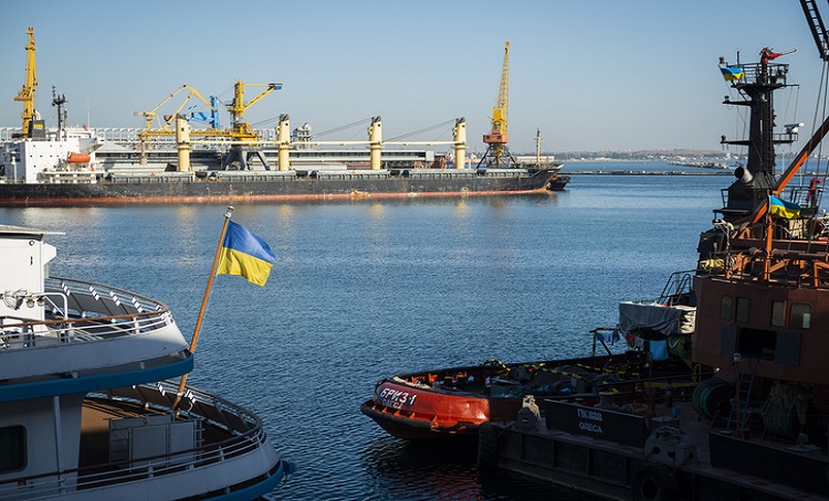 دریانوردان گرفتار در اوکراین باید آزاد شوند