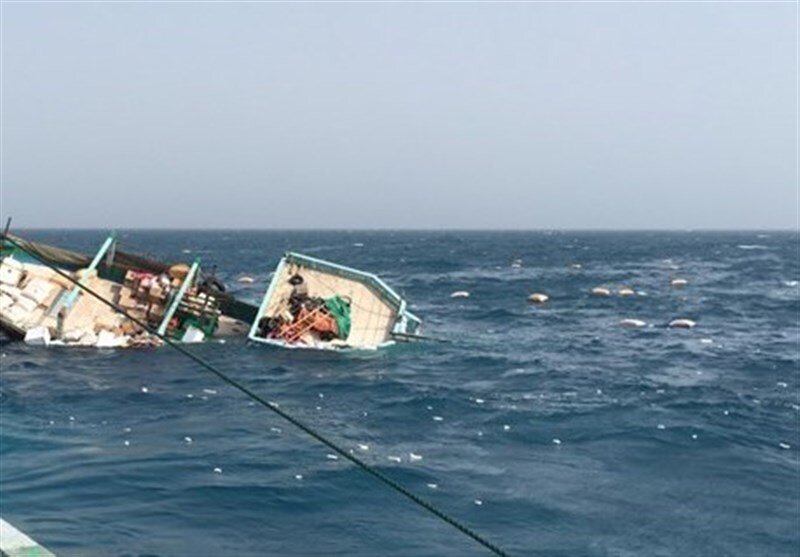 نجات ۶ دریانورد از خطر غرق در خلیج‌فارس توسط امدادگران بوشهری