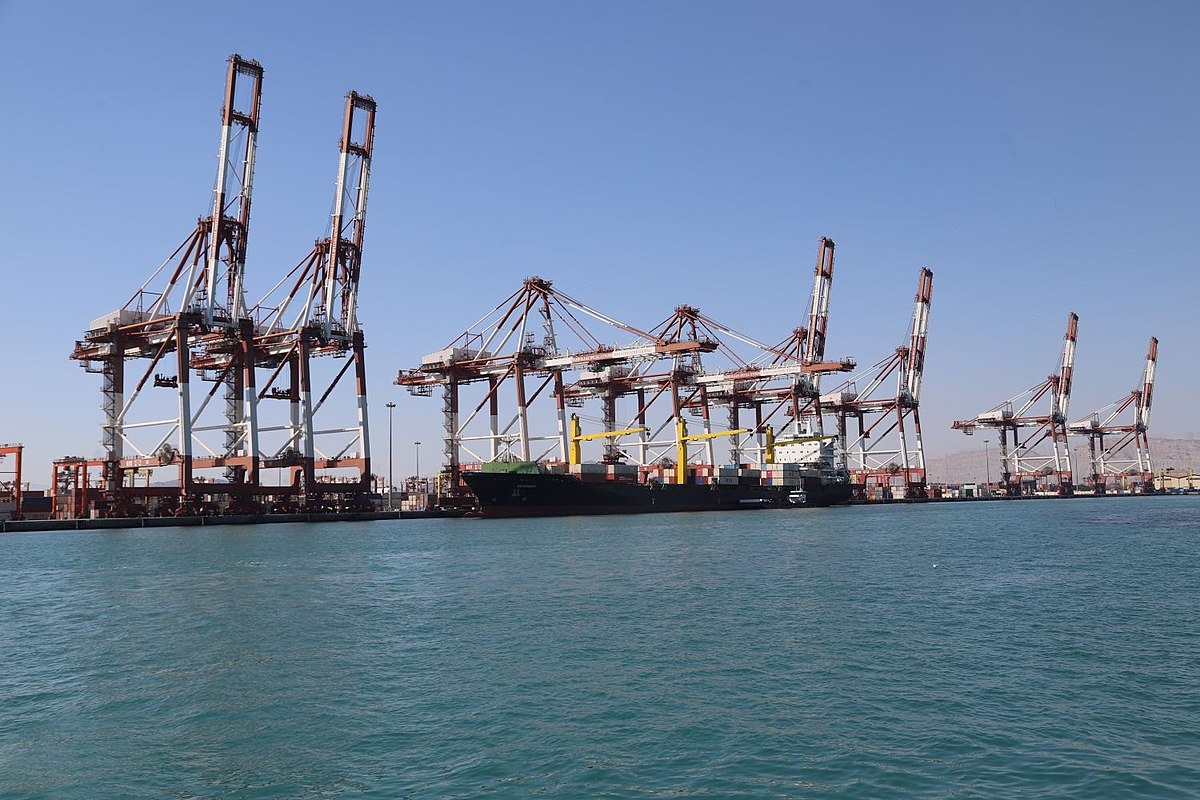 کشتی‌های حامل کالا در بندر شهید رجایی با سرعت در حال تخلیه است