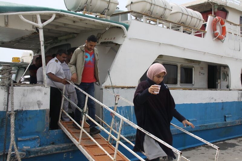 مردم و مسوولان:ناوگان مسافربری گناوه – جزیره خارگ نیازمند نوسازی است
