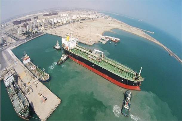 پهلوگیری ۱۱۰۰ فروند شناور در بندر نفتی خلیج فارس