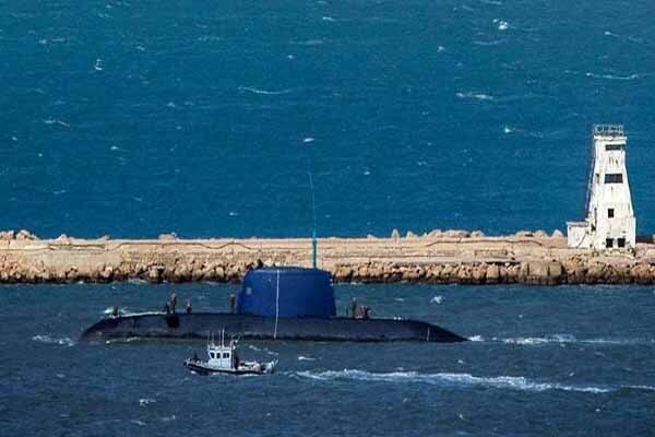 یک فروند زیر دریایی  بیگانه، مورد شناسایی و رصد قرار گرفت
