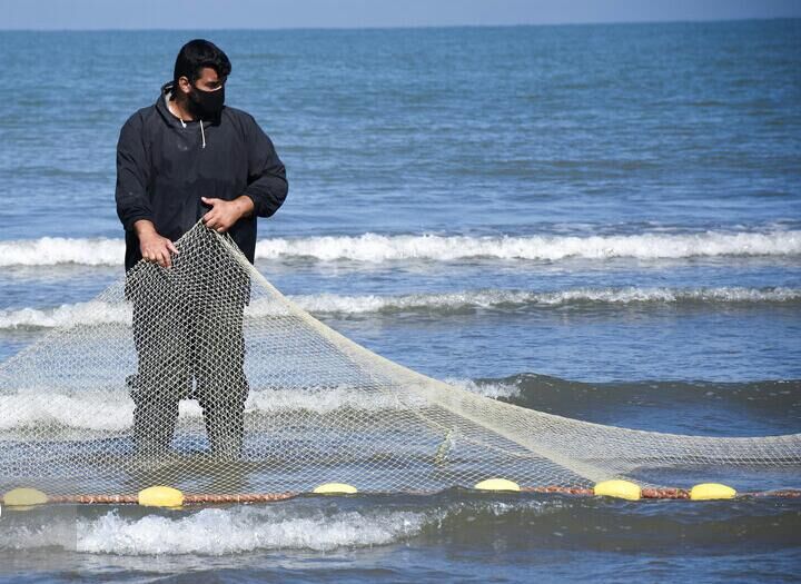 “آق وُری‎یان” پیاده‌روی ترکمن‌ها برای صید ماهی در دریای خزر