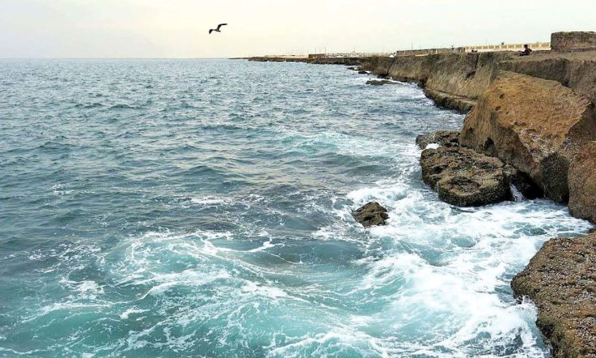 خلیج فارس در استان بوشهر تا ۱۰ فروردین مواج و توفانی است