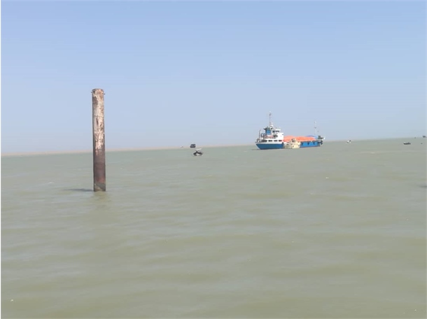 نجات یک فروند قایق صیادی در آبراه اروند