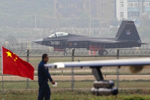 چین ۱۵۰ فروند جنگنده رادارگریز در تنگه تایوان مستقر می‌کند