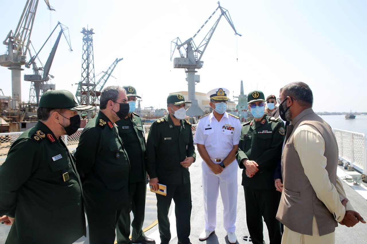 توافق ایران و پاکستان برای تعامل در تعمیر و نگهداری کشتی و زیردریایی