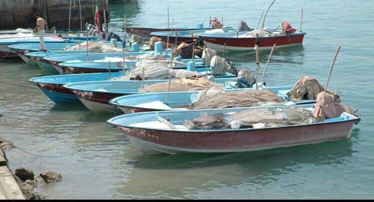 فرماندار : شیلات دیر قایق‌های صیادی را به پناه گاه امن هدایت کند