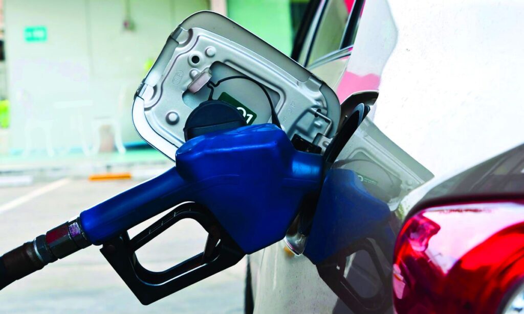 نماینده مجلس: افزایش قیمت بنزین در حد پیشنهاد مطرح شد