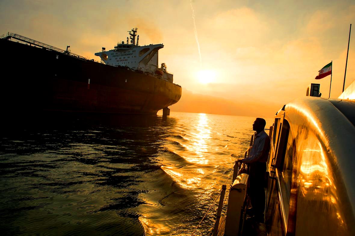 چین در یک ماه بیش از ۲۶۰ هزار تن نفت خام از ایران خریده است