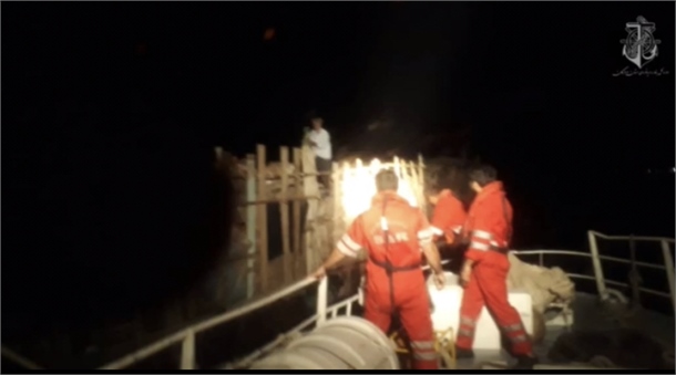 نجات جان 6 خدمه لنج باری در شمال  غربی جزیره کیش