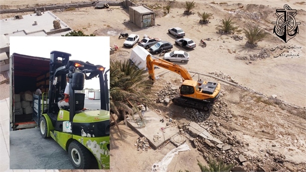 کامیون‌های حامل کمک‌های بنادر و دریانوردی شهید باهنر راهی مناطق زلزله‌ زده شد