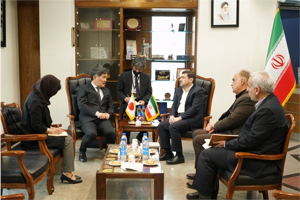 سفیر ژاپن در تهران با مدیرعامل سازمان بنادرودریانوردی دیدار کرد/ تاکید تهران و توکیو برای تقویت زیرساخت‌های حمل‌ونقلی و فعالیت‌های ترانزیتی و همکاری‌های بندری و دریایی در خلیج فارس