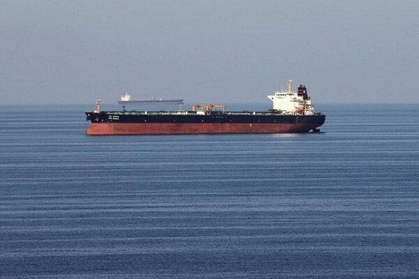 توقیف ۵ شناور با ۴۰۰ هزار لیتر سوخت قاچاق در خلیج فارس