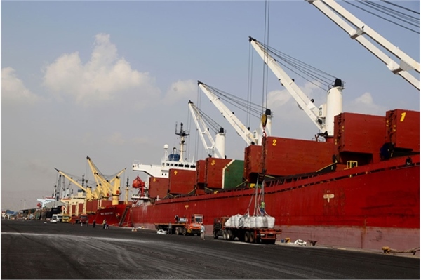 ثبت رکورد بارگیری 81 هزار تن سنگ آهن صادراتی در بندر شهید رجایی/ پنج فروند کشتی کالای اساسی در انتظار پهلودهی