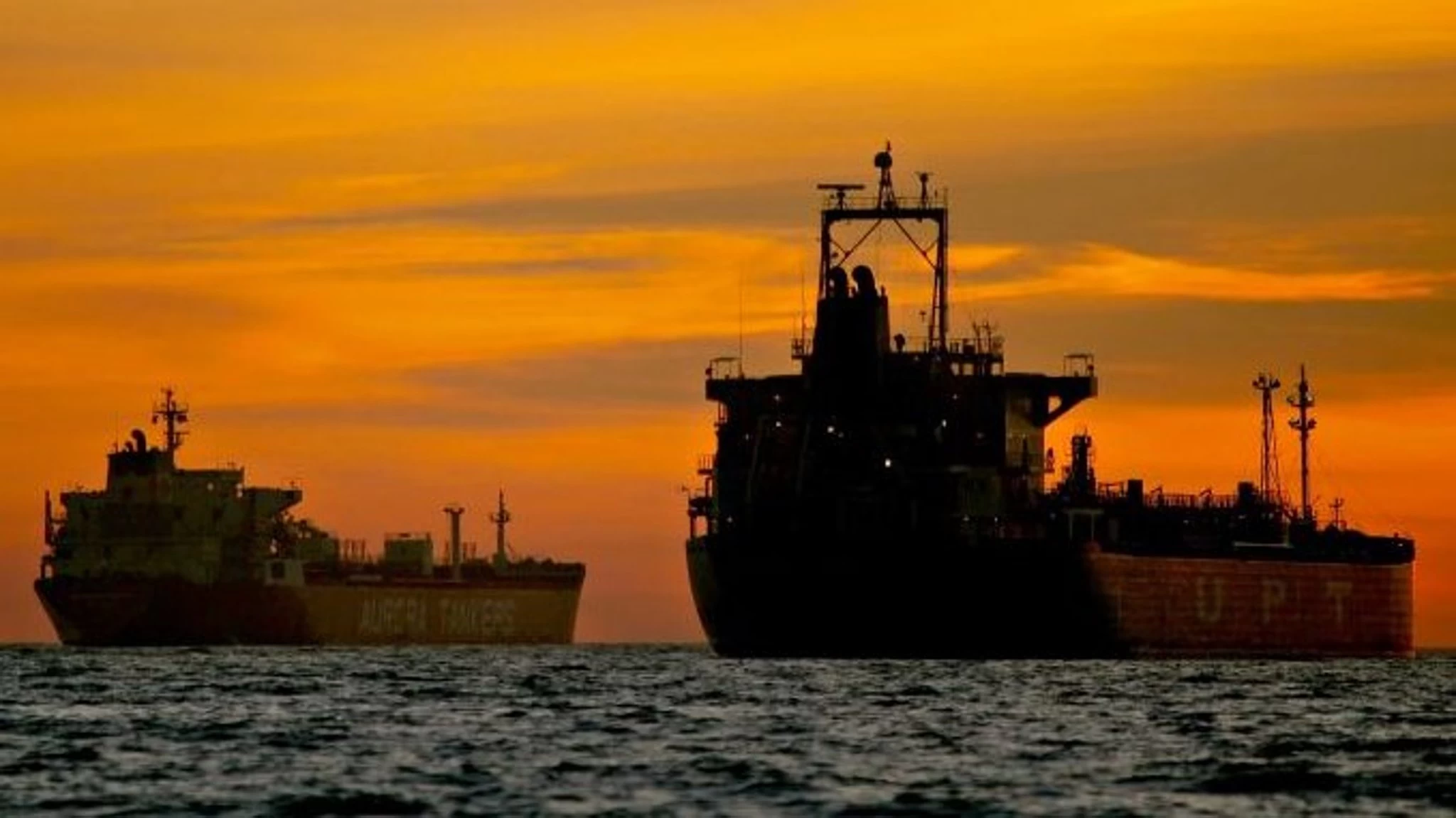 تجمیع نفتکش ها توسط روسیه و تاثیر آن بر زنجیره تامین جهانی