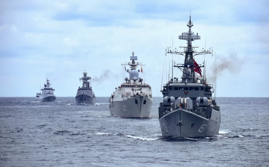 اولین رزمایش کشورهای عضو ASEAN در دریای چین جنوبی