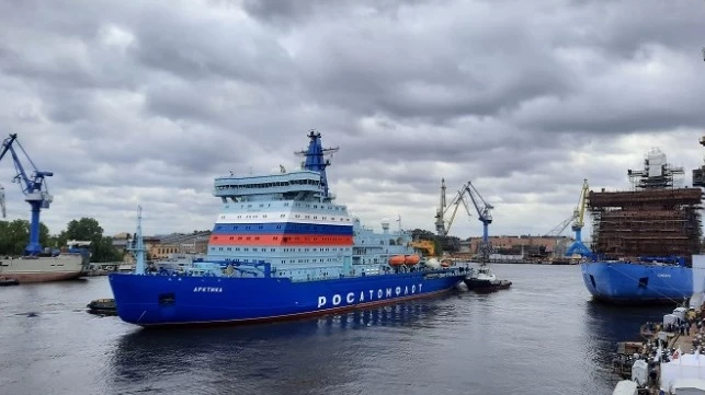 توافق ایران و روسیه برای ساخت کشتی های تجاری و فعال شدن کریدور شمال به جنوب