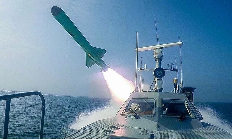 رزمایش اقتدار نیروی دریایی سپاه در دفاع از جزایر ایرانی آغاز شد