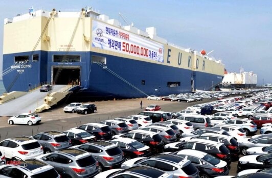 ترانزیت خودرو از بندرلنگه به آسیای میانه نزدیک به ۶۳ هزار دستگاه رسید