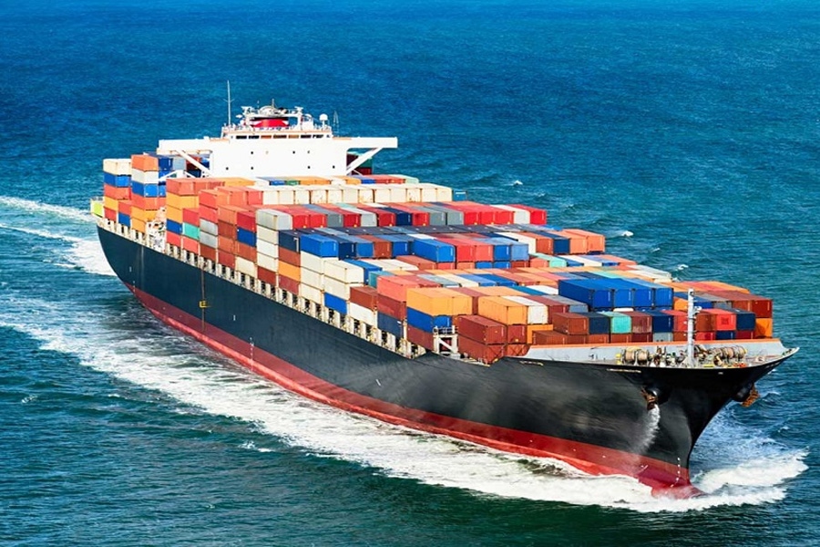 حجم مبادلات تجاری کشور باید از مسیر دریایی افزایش یابد/ جای سند حمل‌ونقل دریایی در اقتصاد ایران خالی است