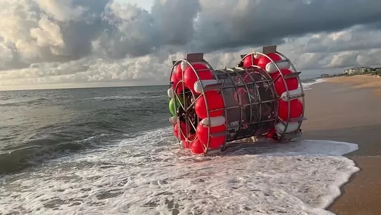 مرد ایرانی تباری که با «چرخ همستر» قصد عبور از اقیانوس اطلس را داشت