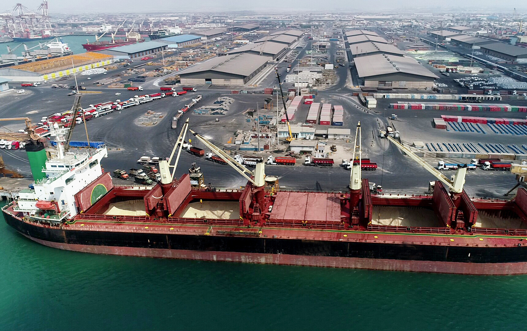 رکورد پذیرش بزرگترین کشتی صادراتی مواد معدنی در این بندر شکسته شد