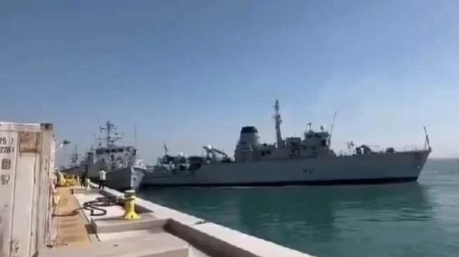 ویدئو/تصادم دو کشتی جنگی انگلیس در خلیج فارس