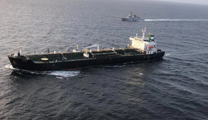 توقیف کشتی حامل 2 میلیون لیتر گازوئیل قاچاق در خلیج فارس