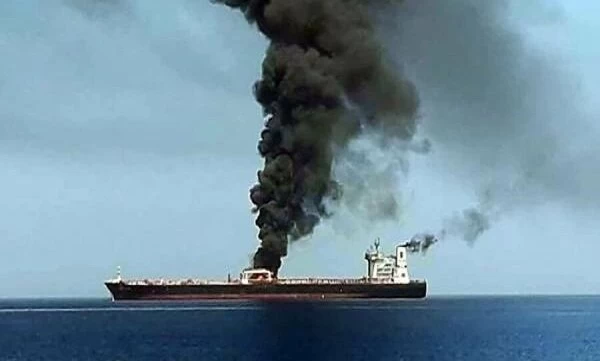 دو نفتکش مرتبط با اسرائیل در آب های اقیانوس هند هدف پهپاد قرار گرفتند