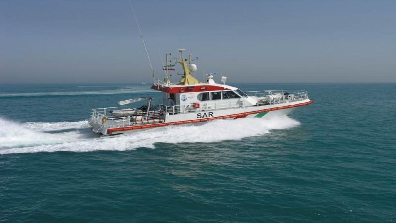 امدادرسانی به خدمه یک شناور در خلیج‌فارس