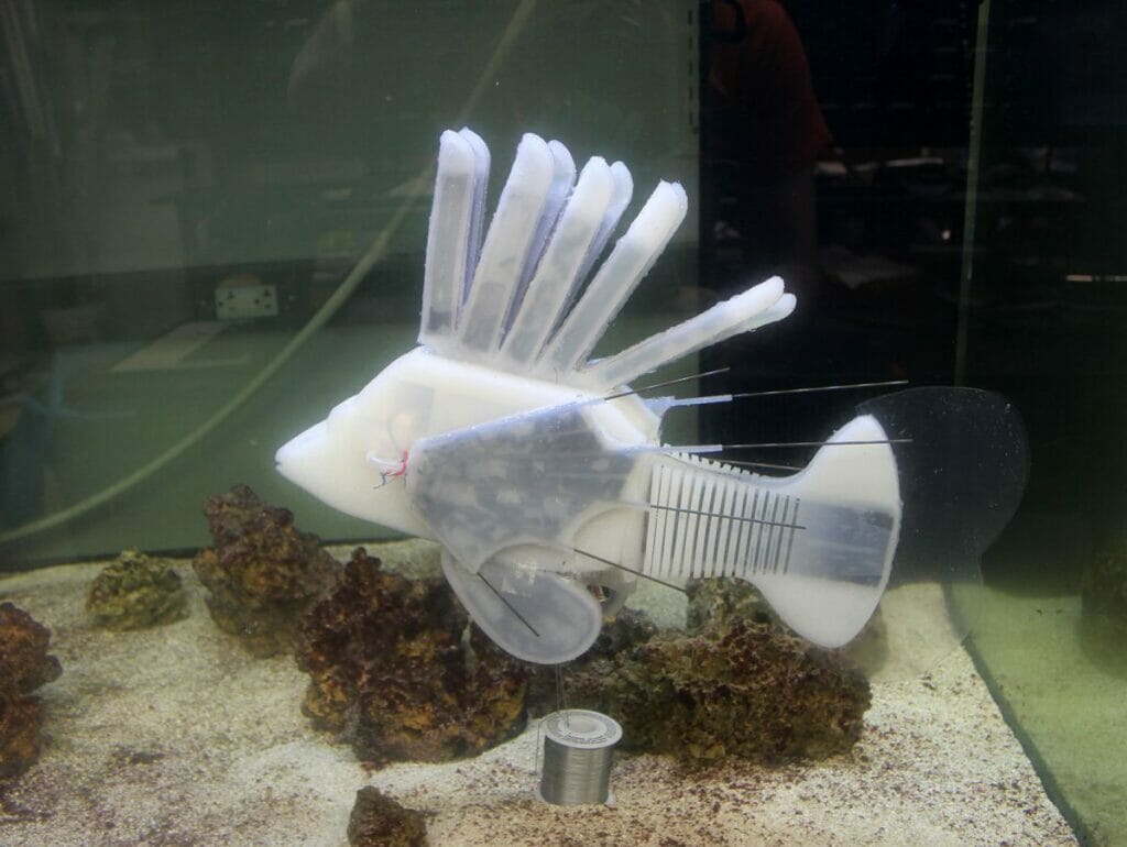 ماهی رباتیک که با باتری مایع کار می‌کند