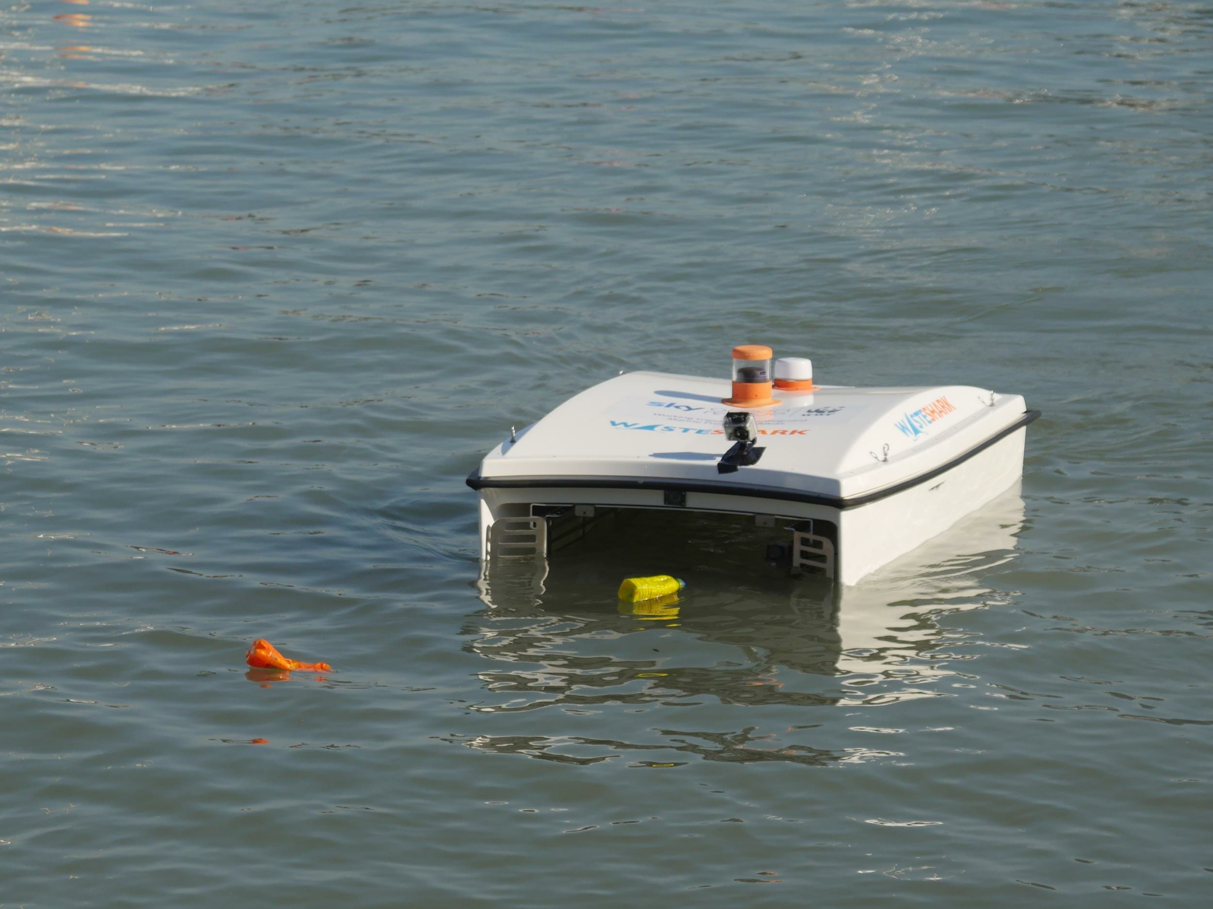 robot shark wasteshark - ربات زباله‌خوار دریا و اقیانوس