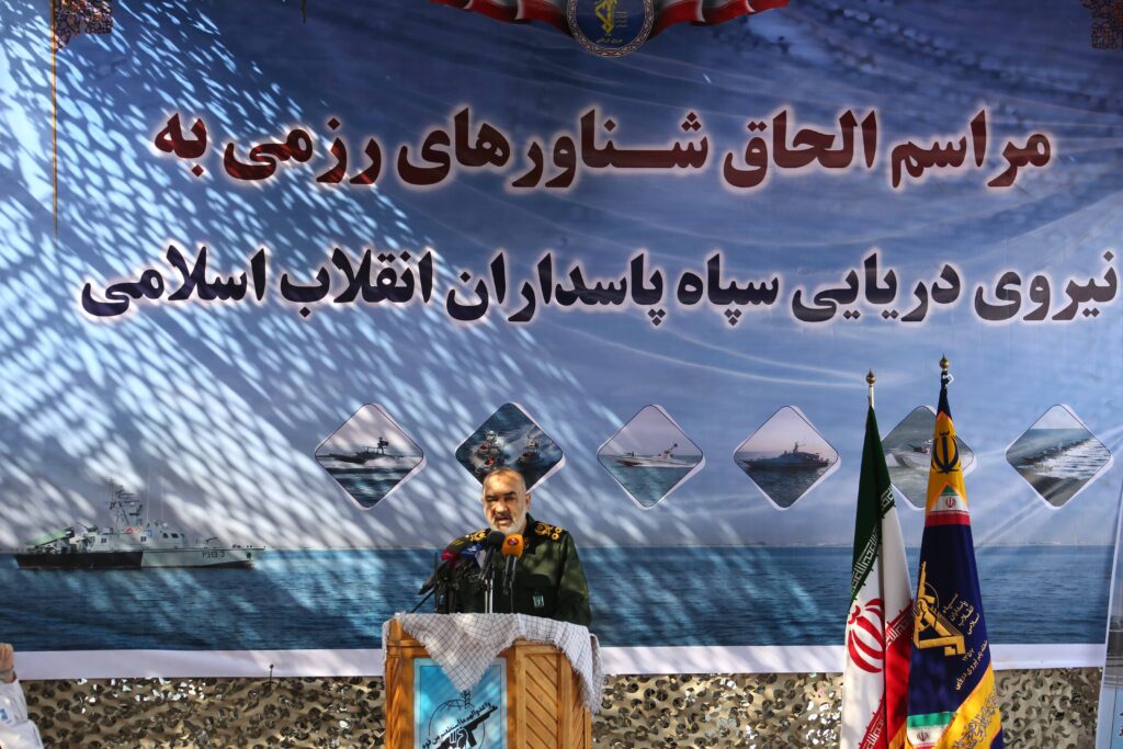 سرلشکر سلامی در مراسم الحاق شناورهای هجومی ساخت سازمان صنایع دریایی وزارت دفاع