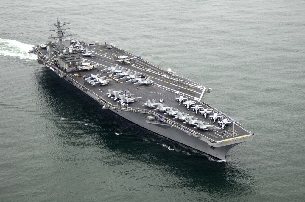 USS Nimitz ناو هواپیمابر نیمیتز-