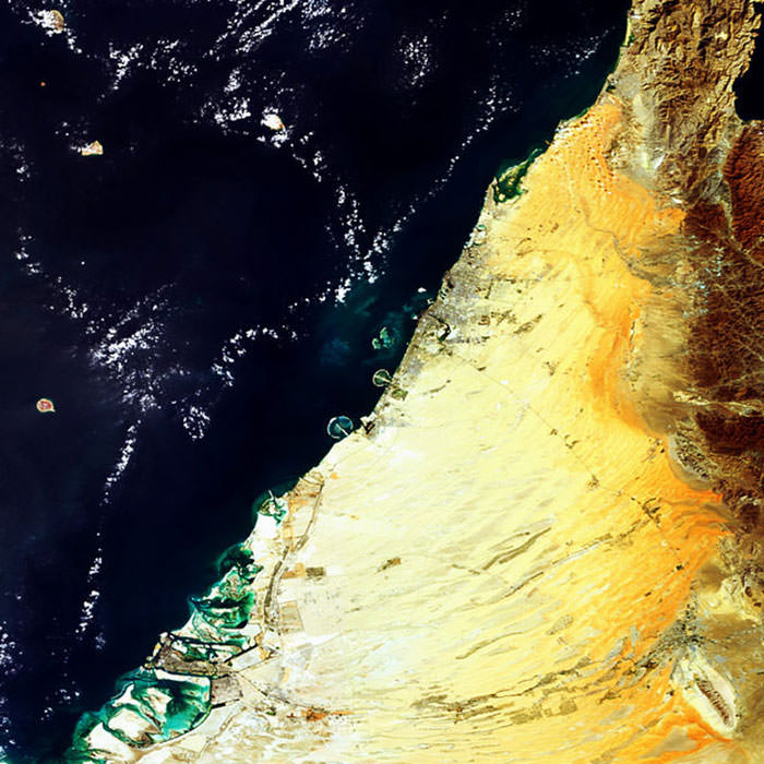 تصویر فضایی ساحل دبی