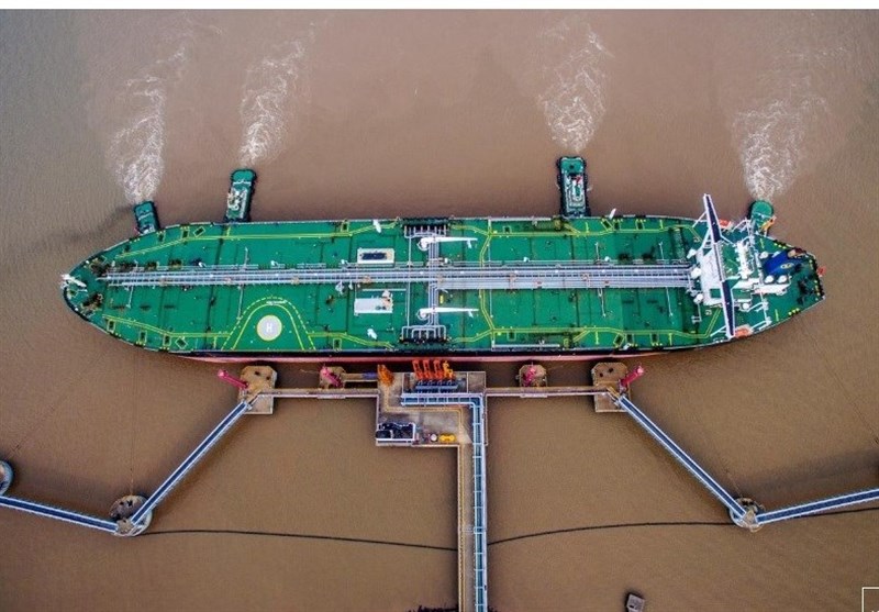 چین ۷۳ میلیون بشکه نفت بر روی ۵۹ نفتکش ذخیره کرده است