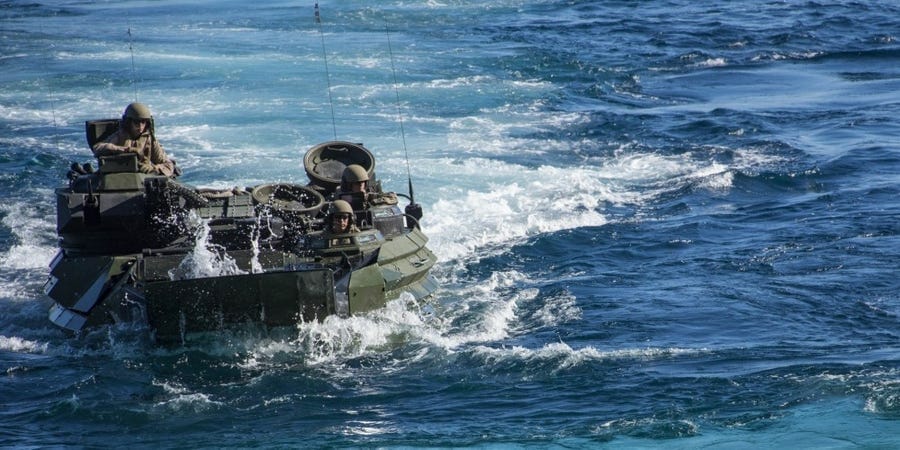 یک تفنگدار دریایی آمریکا کشته، ۸ نظامی مفقود و ۲ نفر هم زخمی شدند
