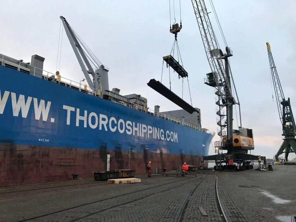 حمل و نقل فولاد با کشتی