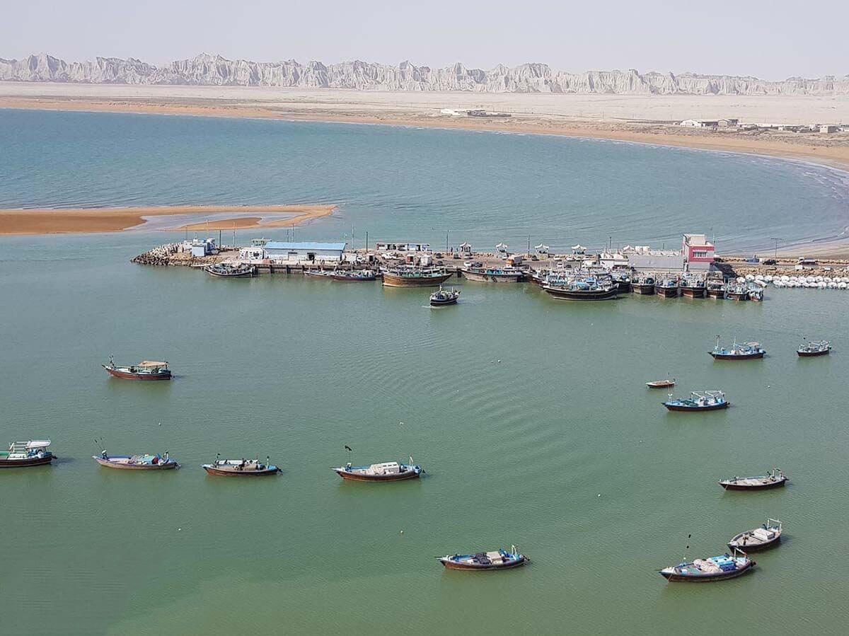 صدور مجوز صید برای صدها فروند لنج و قایق در سواحل مکران تسریع شود