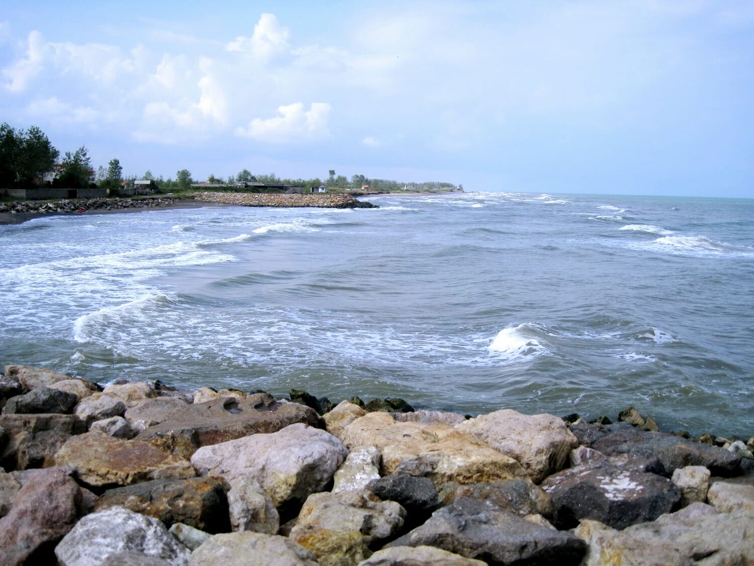 دریای کاسپین در بندر فریدون‌کنار