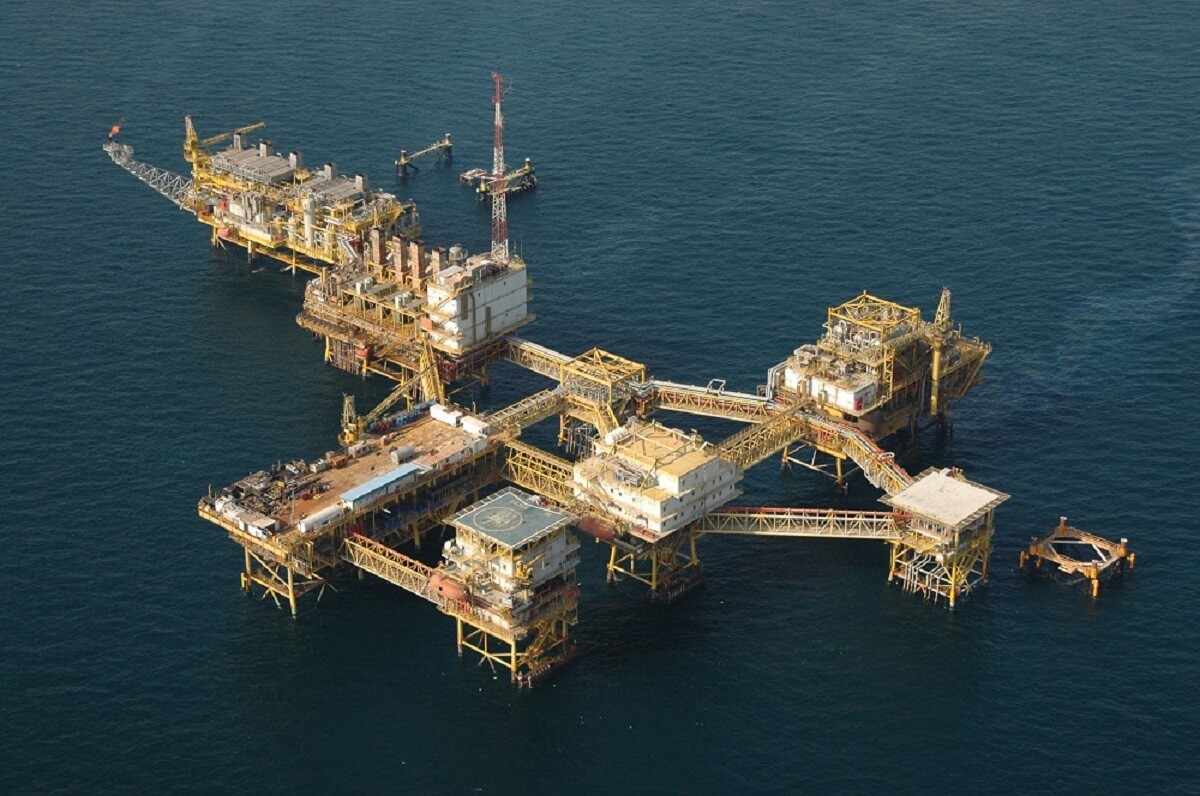تحریم‌ها در اجرای پروژه‌های نفتی در دریا خللی وارد نکرده است