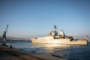 ناو HMS enterprise نیروی دریایی انگلیس در بندر بیروت