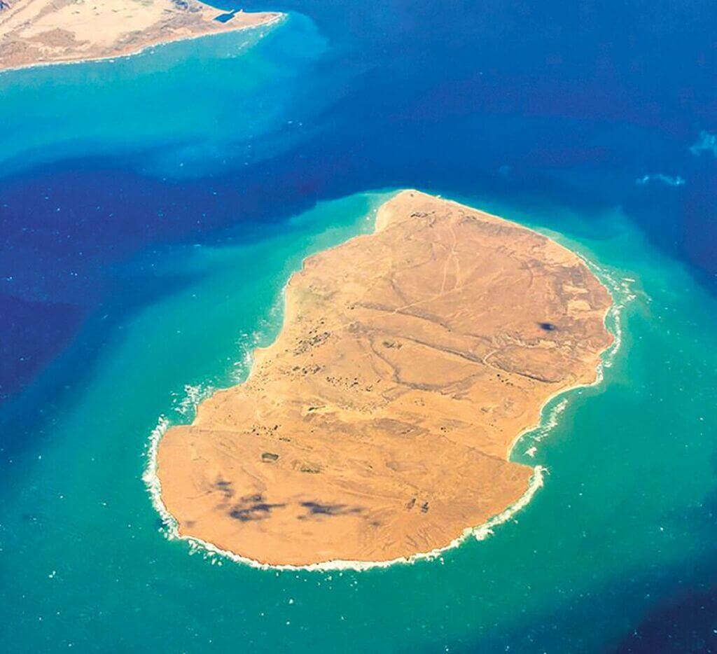 تصویر هوایی از جزیره زیبا و بکر هندورابی در مجاور جزیره کیش