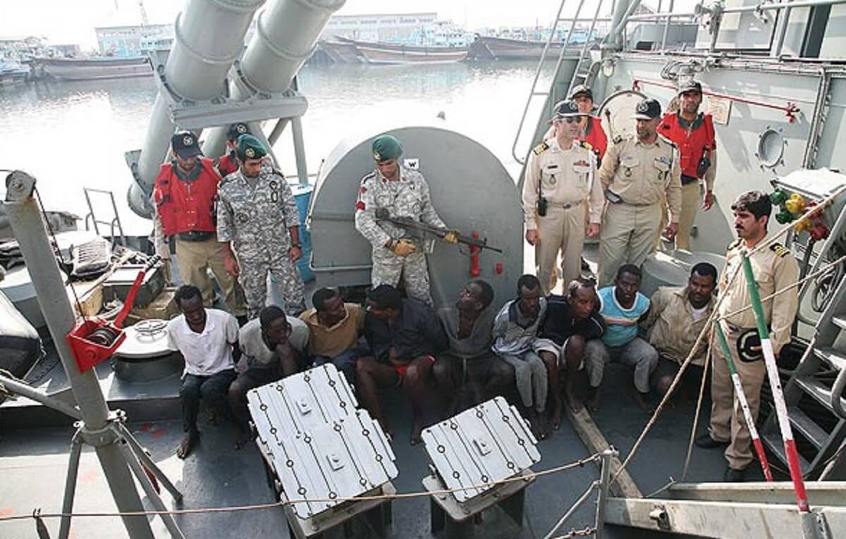 گرفتن دزدادن دریایی سومالی توسط نیروی دریایی ارتش