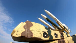 تجهیزات پرتاب موشک دریایی روی عرشه ناو اقیانوس‌پیمای شهید رودکی نیروی دریایی سپاه
